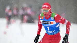 Большунов выиграл гонку преследования классическим стилем в Финале Кубка России