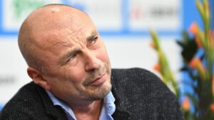 Жулин пожелал находящейся в больнице Тарасовой скорейшего выздоровления