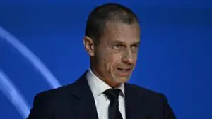 Чеферин признал, что не понимает, почему судьи по-разному трактуют игру рукой