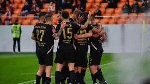 Футболисты «Урала» дома крупно обыграли «Чайку» в матче Первой лиги