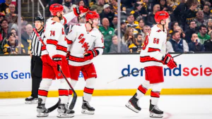 «Каролина» повела со счетом 3-0 в серии Кубка Стэнли против «Оттавы»