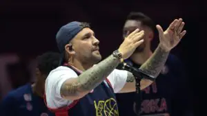 Панжинский: для Басты призер Олимпиады не отличается от рабочего с завода