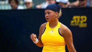 Шнайдер обыграла Боусас-Манейро и вышла в третий круг турнира в Мадриде