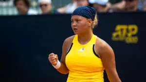 Шнайдер обыграла Боусас-Манейро и вышла в третий круг турнира в Мадриде