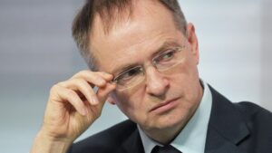 Мединский раскритиковал смену национальности Репина в финском музее «Атенеум»