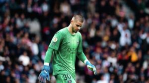 RMC Sport: вратарь «ПСЖ» Шевалье отдалился от команды из-за конкуренции Сафонова