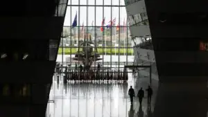 Politico: США не обсуждали выход из НАТО