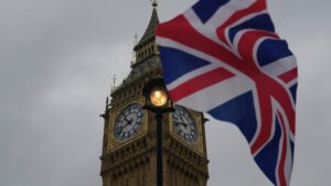 Глава минздрава Британии Стритинг отметил рост напряженности в отношениях с США