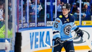 Лучший бомбардир «Сибири» в сезоне Косолапов продлил контракт с хоккейным клубом