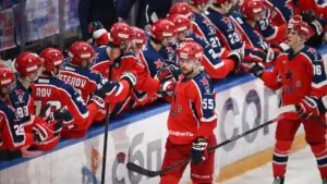 ХК ЦСКА продлил контракт с защитником Охотюком на три года