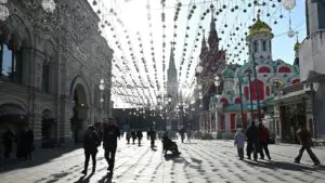 «Газета.Ru»: теплый март в России спровоцировал бум продаж автошин и одежды