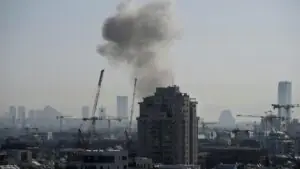 Израиль отражает новую ракетную атаку Ирана, в Тель-Авиве работает ПВО