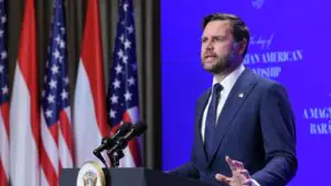 Вэнс назвал разногласие с Ираном по Ливану недопониманием