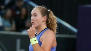 Андреева обыграла латвийку Остапенко и вышла во второй круг турнира в Штутгарте