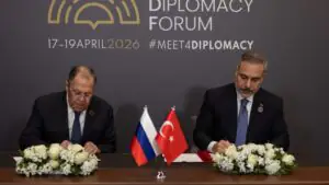 МИД: Лавров и Фидан обсудили ситуацию в Персидском заливе и на Ближнем Востоке