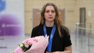 Клепикова в шутку отметила, что мужчины ее побаиваются