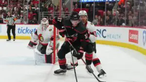 «Каролина» со Свечниковым обыграла «Оттаву» во втором матче серии плей-офф НХЛ