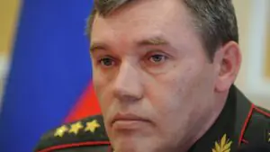 Герасимов: ВС России продолжают освобождение Красного Лимана