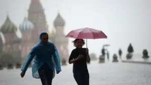 Синоптик Гидрометцентра опроверг сообщения об урагане в Москве