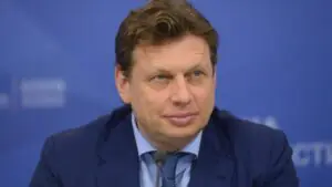Гуляев переизбран на пост главы Союза конькобежцев России