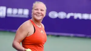 Российская теннисистка Шнайдер вышла в третий круг «Ролан Гаррос»