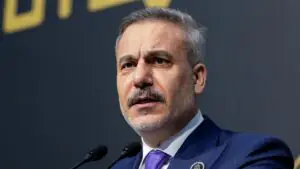 РИА Новости: Фидан и Аракчи обсудили ситуацию в переговорах США и Ирана