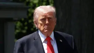 Трамп заявил, что его не устроит передача Ираном обогащенного урана РФ или КНР