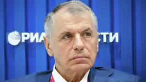 Константинов: Зеленскому в письме Трампу следовало просить о переговорах