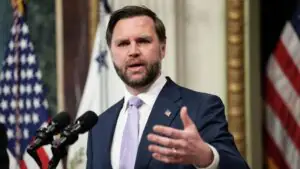 Вэнс: США не рассматривают полный вывод войск из Европы