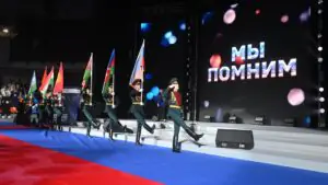 Семьям 20 военнослужащих, погибших при исполнении долга, вручили машины