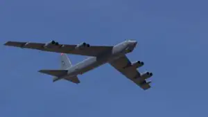 На борту разбившегося в Калифорнии B-52 были двое сотрудников Boeing