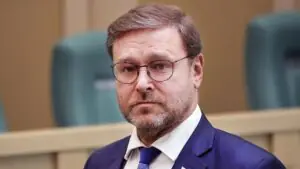 Косачев: отставка Стармера не скажется на политике Британии