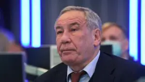 Тарпищев: задача Андреевой – научиться идеально играть на всех покрытиях