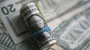 Внешний госдолг России в апреле сократился на рекордные 4,2 миллиарда долларов