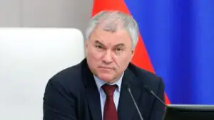 Володин: детей подсаживают на вейпы по той же схеме, что и на наркотики