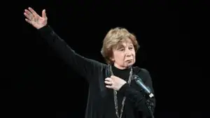 Life: Актриса Ахеджакова продолжает зарабатывать в России, находясь в Израиле