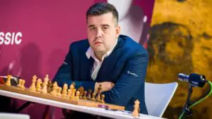 Россиянин Непомнящий поднялся на одну позицию и занял 16-е место в рейтинге FIDE