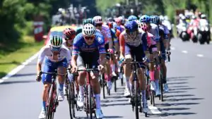 UCI выдал российским велосипедистам нейтральный статус в командных турнирах