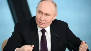 Путин: Киев хочет приостановки продвижения войск РФ, но лучше остановить войну