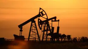 Стоимость нефти марок Brent и WTI опустились ниже 78 и 75 долларов за баррель