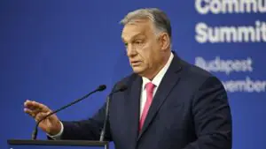 Орбан опроверг спекуляции, что его партия якобы является пророссийской