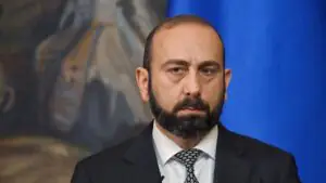 Мирзоян надеется обсудить отношения с Россией в конструктивной атмосфере