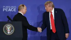 Ушаков: Путин выразил уважение к способности Трампа настойчиво добиваться целей