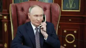 Кремль: Путин и Пашинян по телефону обсудили итоги заседания ВЭЕС в Астане