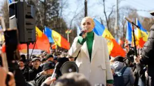 Экс-депутат Таубер: Молдавия является жертвой дипфейков и соцсетей Запада
