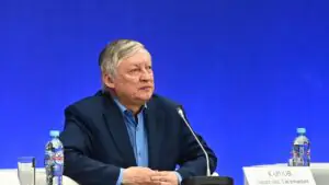Карпов назвал неадекватным решение FIDE о дисквалификации Крамника на год