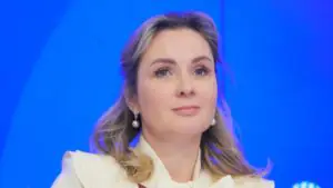 Львова-Белова призвала проверить соблюдение запретов продажи вейпов детям