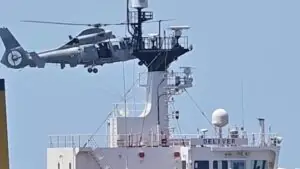 РИА Новости: задерживавшийся Францией танкер Deliver движется от порта Марселя