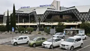 В аэропорту Сочи сняли ограничения на прием и выпуск воздушных судов