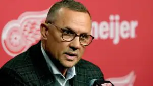 Стив Айзерман покинет пост исполнительного вице-президента «Детройта»